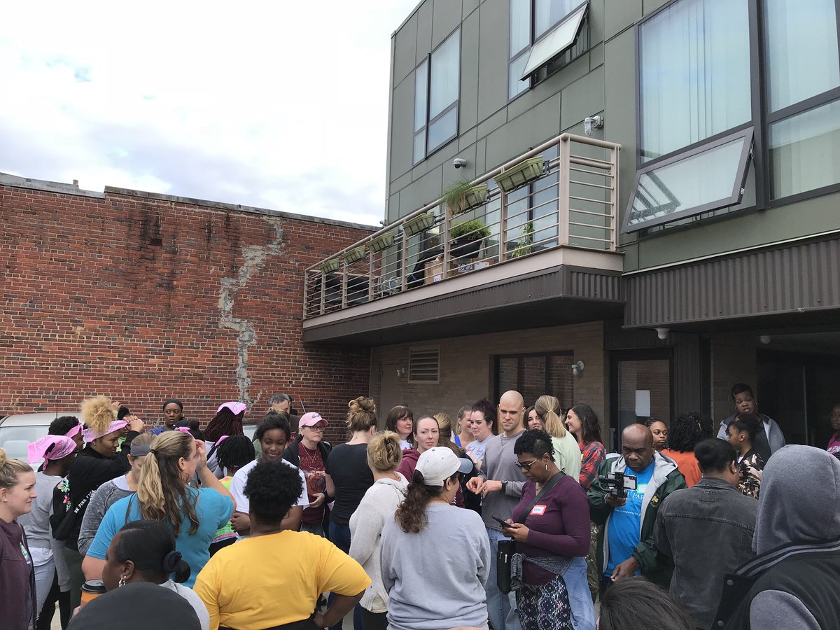 thetpchurch's tweet photo. This TPC Service Sabbath, we partnered with @MyGFHouseInc, an amazing organization, to totally renovate a woman’s shelter in one day! Isn't that amazing!!! :) #TPCCares #TPCService - Per Associate Pastor @daniel_xisto https://t.co/3m8Nu5vqyC