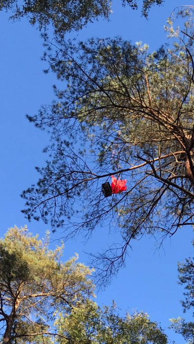 SenseBox_De's tweet photo. Heute war der große Flug! Das Gewinnerteam SET vom #senseBox-#Hackathon #spaceHack18 hat ihre Sonde zum Erforschen von Trockenheit in die #Stratosphäre geschickt. Der Ballon wurde in der Nähe von Greven gefunden. Jetzt geht’s an die Auswertung der Luftaufnahmen! https://t.co/HzJZli1Hl9