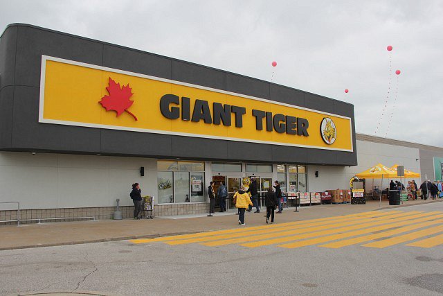 NOW OPEN: Giant Tiger At Tecumseh Mall bit.ly/2Ejq9ay #YQG https://t.co/XJoc1PxSLG