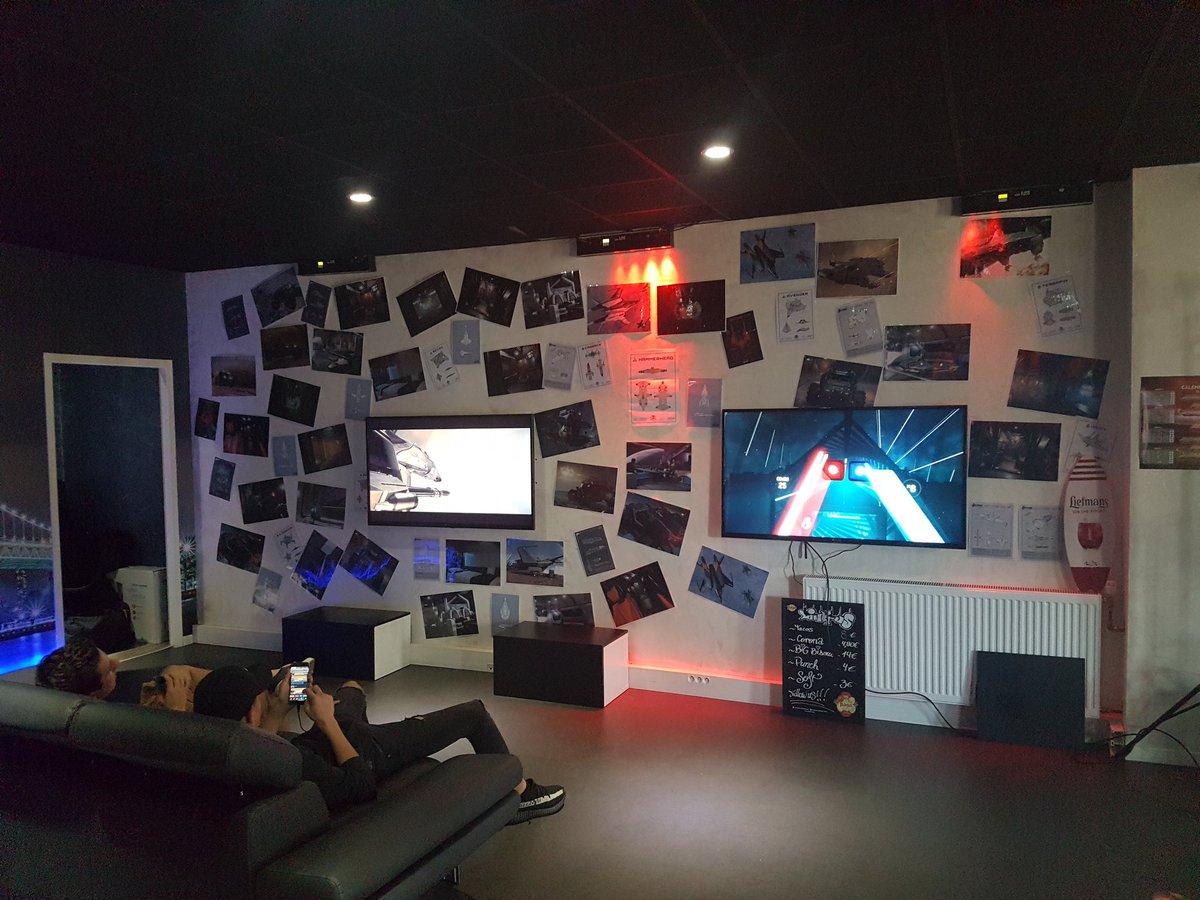 Optimus13200's tweet photo. En direct de la #citizenhack ! Rejoignez nous sur https://t.co/ue0XbfMGUG ! https://t.co/I4C1F4B1Zk