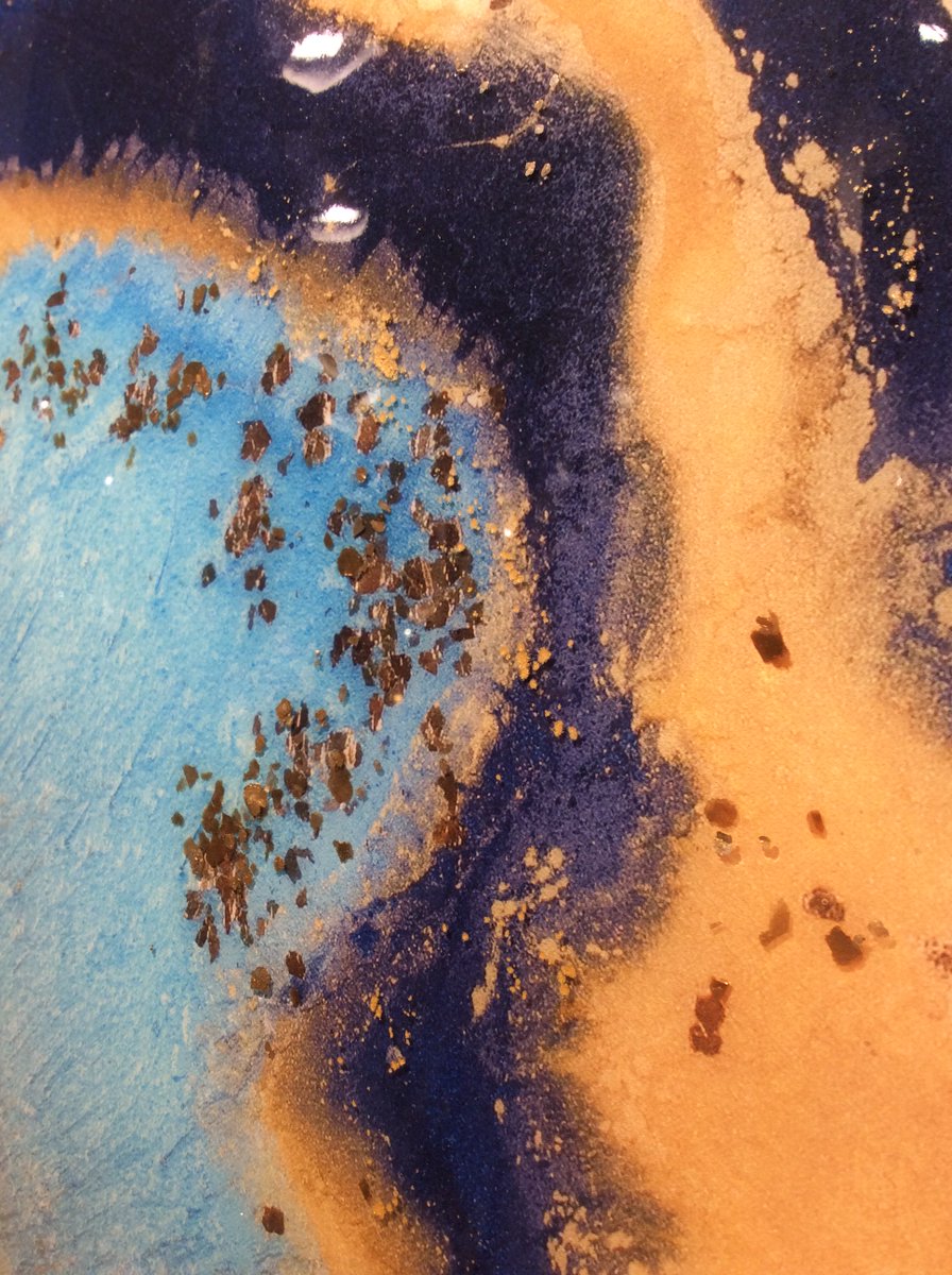 PictureSource's tweet photo. Texture, shine and glow!  Come see our hand embellished and #hand painted #exclusiveart #hpmkt #ihfc showroom C461 #highpointmarket #designonhpmkt #interiordesign #hospitalityart #hospitalitydesign #artforthehome #walldecor #wallart https://t.co/wFDTCR5QEV