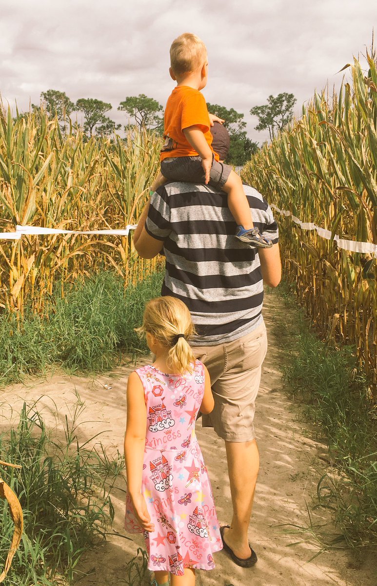 StefHarmon's tweet photo. Navigating us out of the corn maze. Fun way to start a hot fall weekend in #Florida. #itsstill90degrees #farmermikes #cornmaze #pumpkinpatch #quinnlaura #samharmon https://t.co/MadyMfBT2i