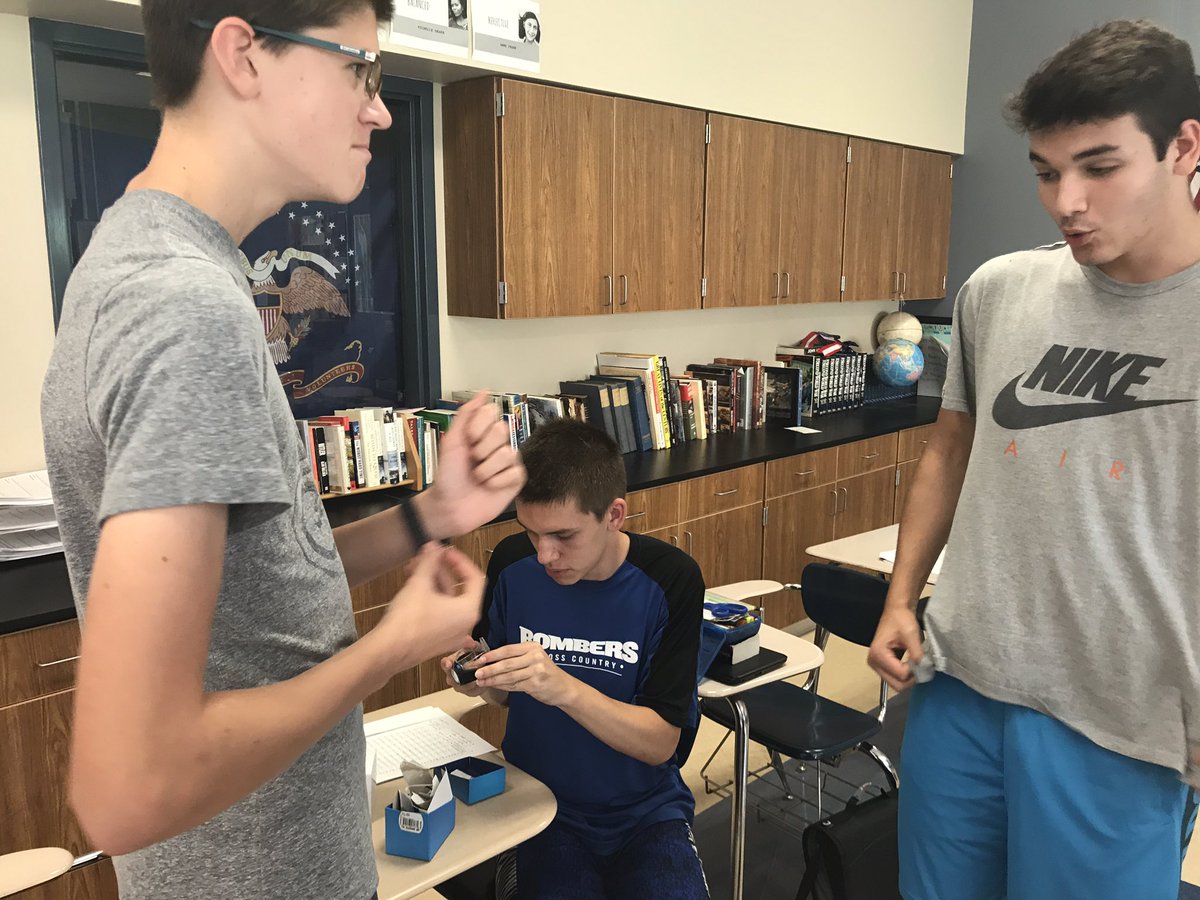 SAlmekinder's tweet image. @NaplesAthletics and @bloomfieldtrack setting up new watches. Thx BCS sports boosters.