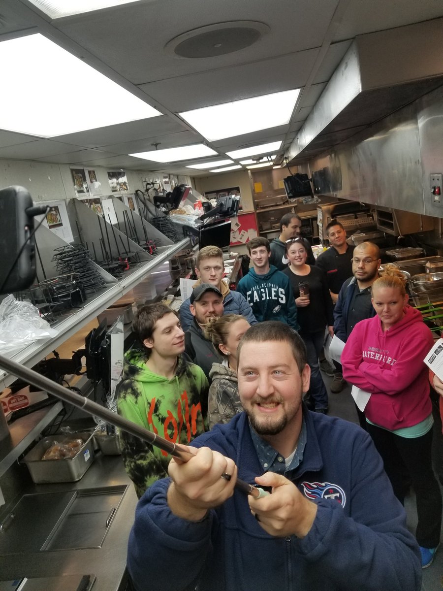 QTRedRobin's tweet photo. QT's Kitchen meeting being led by Our KM and Our ITC Cassie #Theyrockedit @JPalme_RR @sammy_breiner #BurgerFam #relentlessfocusonimprovement #awewomesauce #lvrgfunaf @HRATYOURSERVICE  #thereweredonutstoo https://t.co/8psS3TF1sp