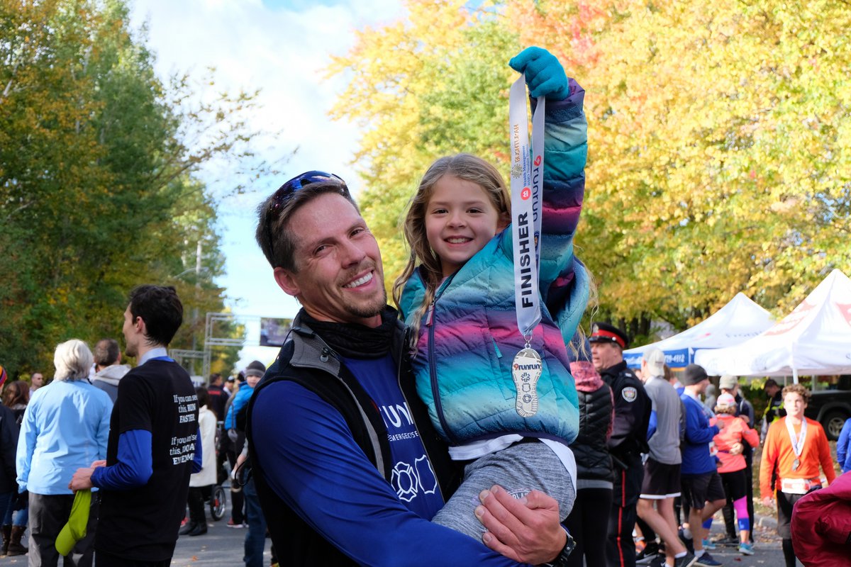 EAdamsPolicy's tweet image. Proud that hubby represented our family at the #9runrun today in support of @OttFire, @OttawaPolice &amp;amp; @OttawaParamedic. Gorgeous fall day =) #teamfire #FirstResponders #run