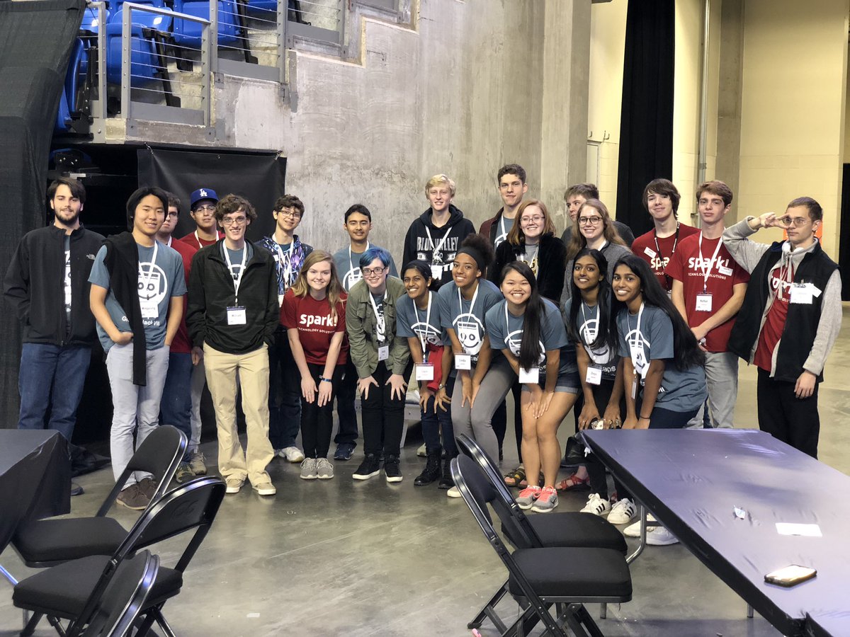 ColorGuard2019's tweet image. Just met a nation network partner! So awesome to see them at the same competition #globalhack7