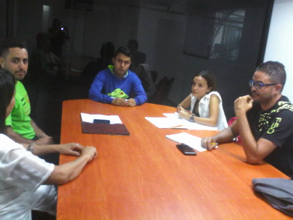 Interculturadc's tweet photo. Reunión 04-10-2018 en el Ministerio del Poder Popular para Asuntos Indígenas y con las Coordinacione de Interculturalidad y Educ. Física sobre: cultura, costumbres, juegos y deportes de cada pueblo indígena, además de la organización para conmemoración de la Resistencia Indígena https://t.co/wPht8VSXIQ