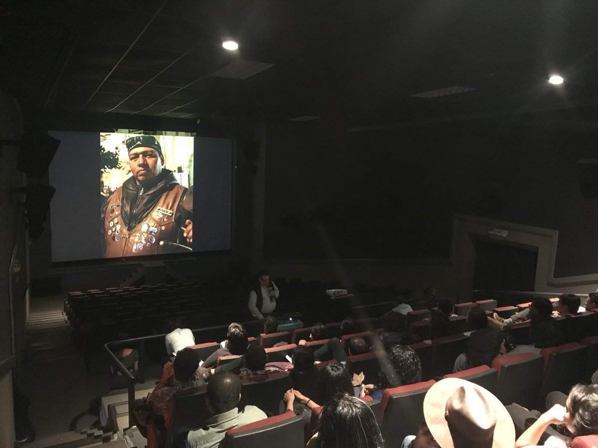 mirar_distinto's tweet photo. Conferencia del fotógrafo de #Tijuana Roberto Cordova en el @mirar_distinto #QueremosMirarContigo https://t.co/gzyGZkSp3b