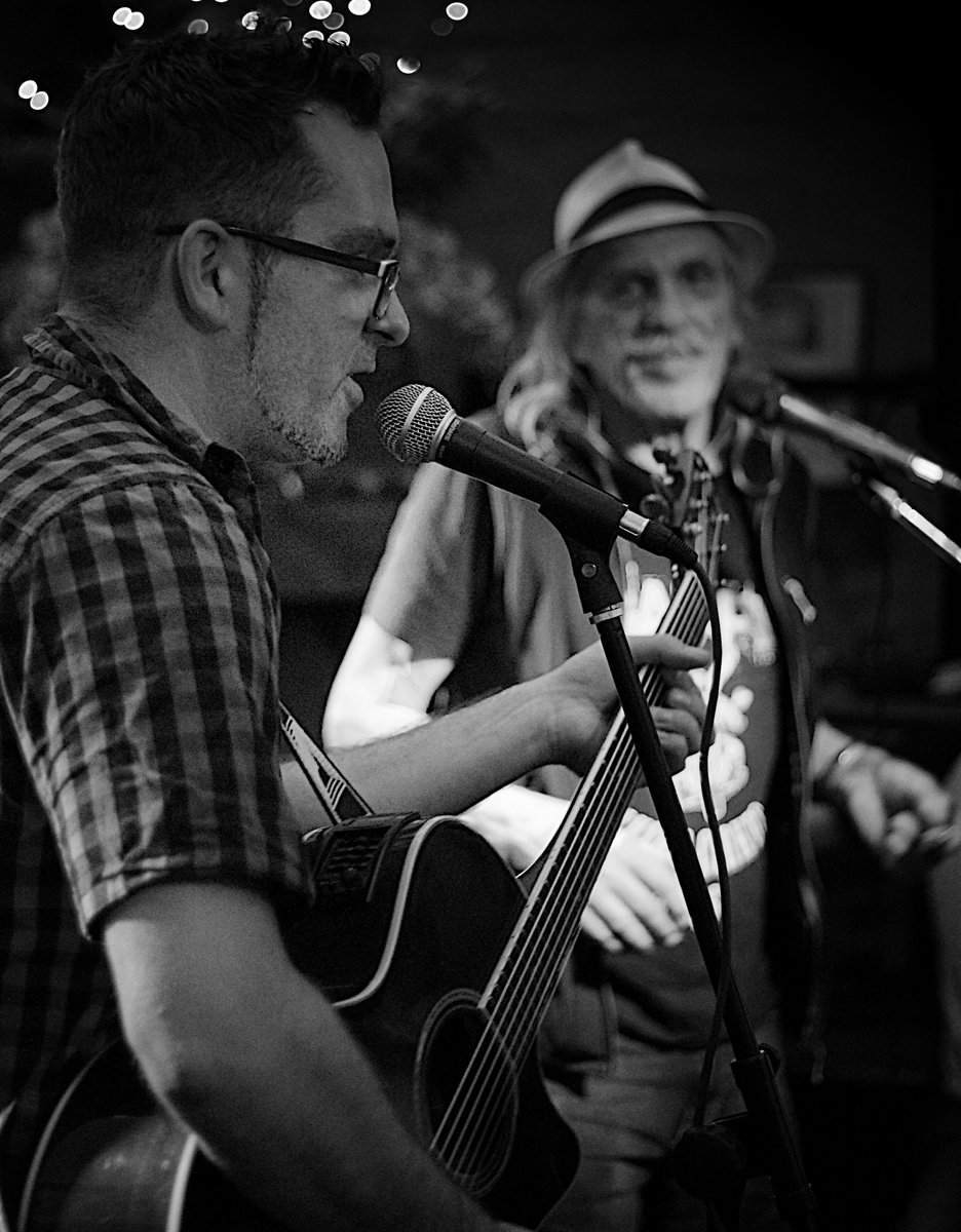 Cats_Choir's tweet image. If you haven't been to an @Cats_Choir #openmic before.... they aren't your usual open mic. Expect organised chaos! and top open mic production #originalmusic #gigs. Shrewton Tea Party 3/11 see catschoir.co.uk