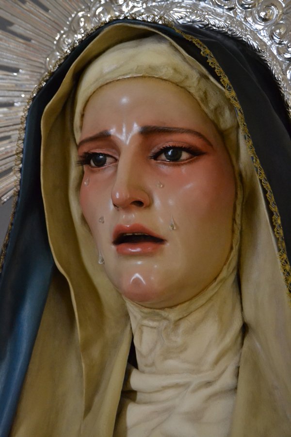 Davsegper's tweet photo. "Mater Dolorosa" Obra con la que participo entre más de 50 compañeros en la Expo "Visiones del arte", inaugurada el pasado jueves 11 en el Círculo Mercantil. Del 12 al 21 de oct. No os la perdáis. https://t.co/4QYlkReX5Q