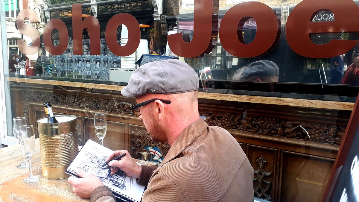 #Soho24 is about celebrating Soho places and people! We have met and chatted to many lovely people.
So much has happened that I still have photos to share! We loved our pizza and prosecco lunch at <a href="/sohojoeuk/">Soho Joe - We're Back</a> What a gem! 
Here with <a href="/MGooderham/">Marc Gooderham</a> sketching The George #Soho