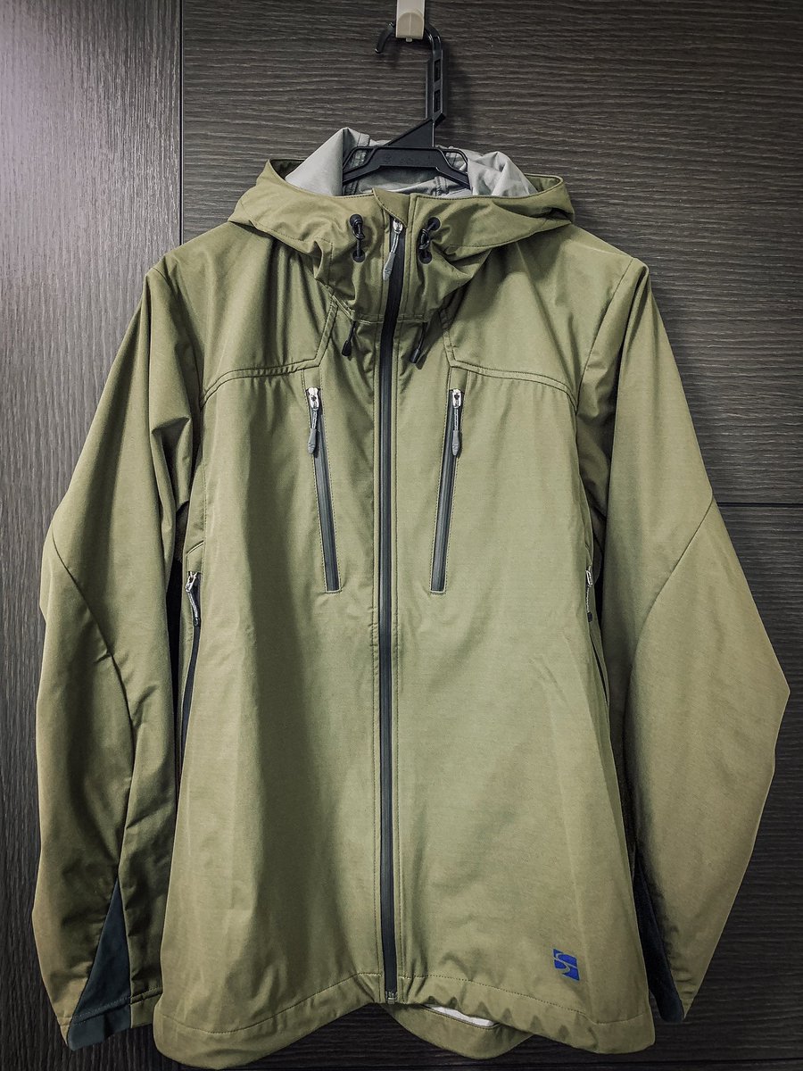 R Finetrack フロウラップフーディ買っちゃいました すぐ登山へ実戦投入しましたが 体の温度が冷えず蒸れずで快適でした 岩も登ったんですが ストレッチ性も高くストレスなく動けました Finetrack フロウラップフーディ T Co Sjixldassj