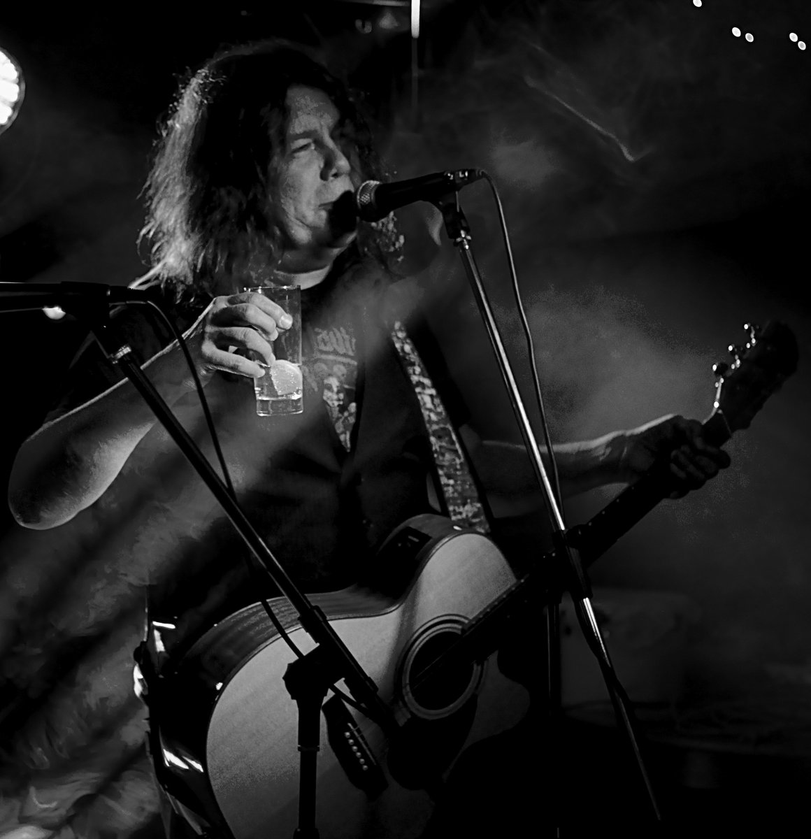 Cats_Choir's tweet image. If you haven't been to an @Cats_Choir #openmic before.... they aren't your usual open mic. Expect organised chaos! and top open mic production #originalmusic #gigs. Shrewton Tea Party 3/11 see catschoir.co.uk