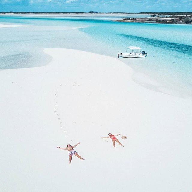 CanuckPalms's tweet photo. Stranded in Exuma..... no problem 😍
.
📸 @eljackson .
.
.
.
.
#exuma #topbeaches #bahamas #greatexuma #islands #vacation #tropical #travel #bestbeaches #itsbetterinthebahamas #relax #travelgram #travelgoals #stranded #igtravel #travelblogger #swimmingpigs #waves #ocean #saltl… https://t.co/DYqDTRHcW7
