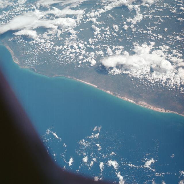 NasaTimeMachine's tweet image. 50 yrs ago today: Gulf of Mexico, coast of Yucatan, as seen from the Apollo 7 spacecraft. More details: images.nasa.gov/#/details-as07…