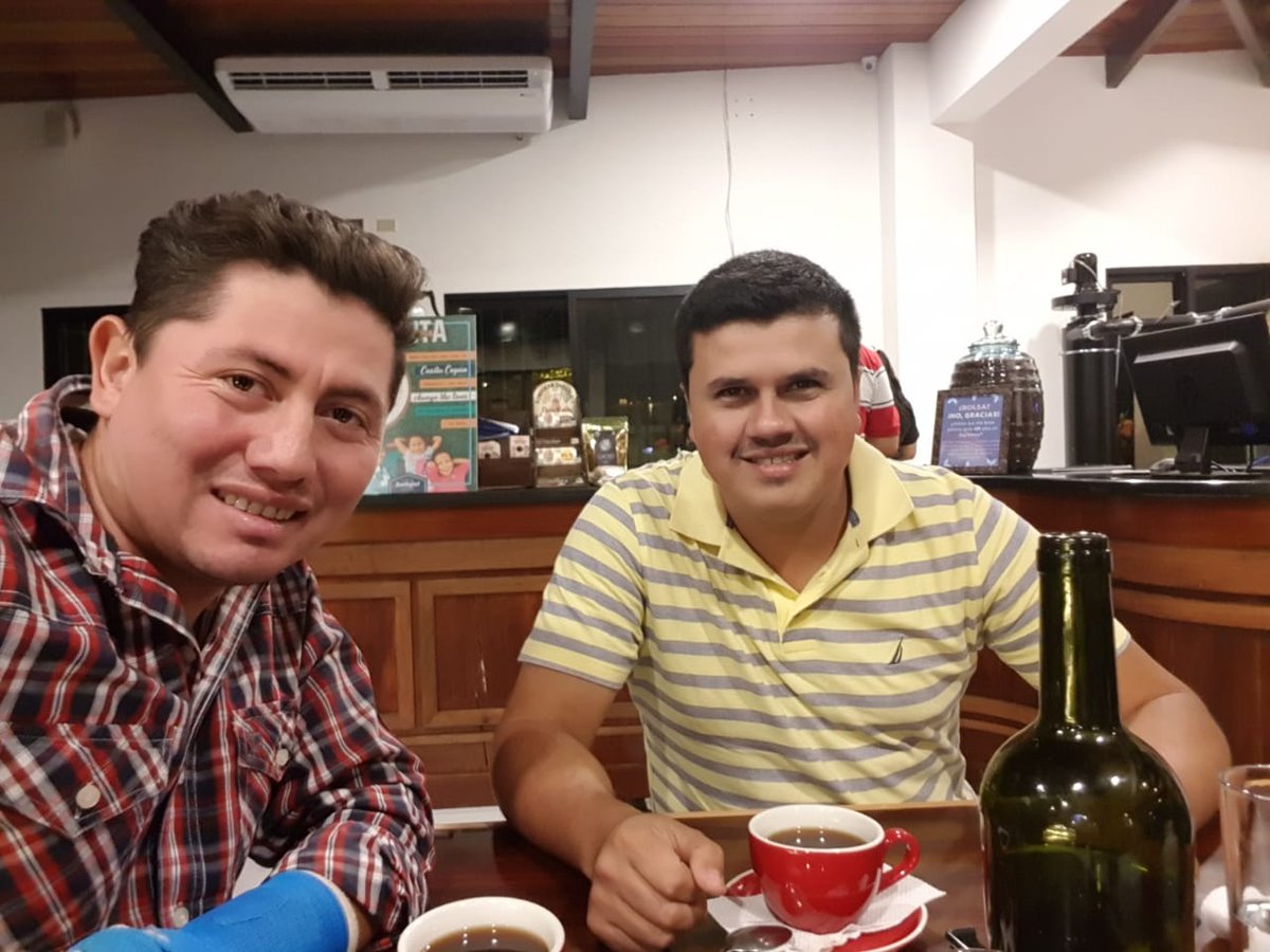 CsarDiaz's tweet photo. Cafetería San Rafael. Copan Honduras. https://t.co/ykeikxWMdH