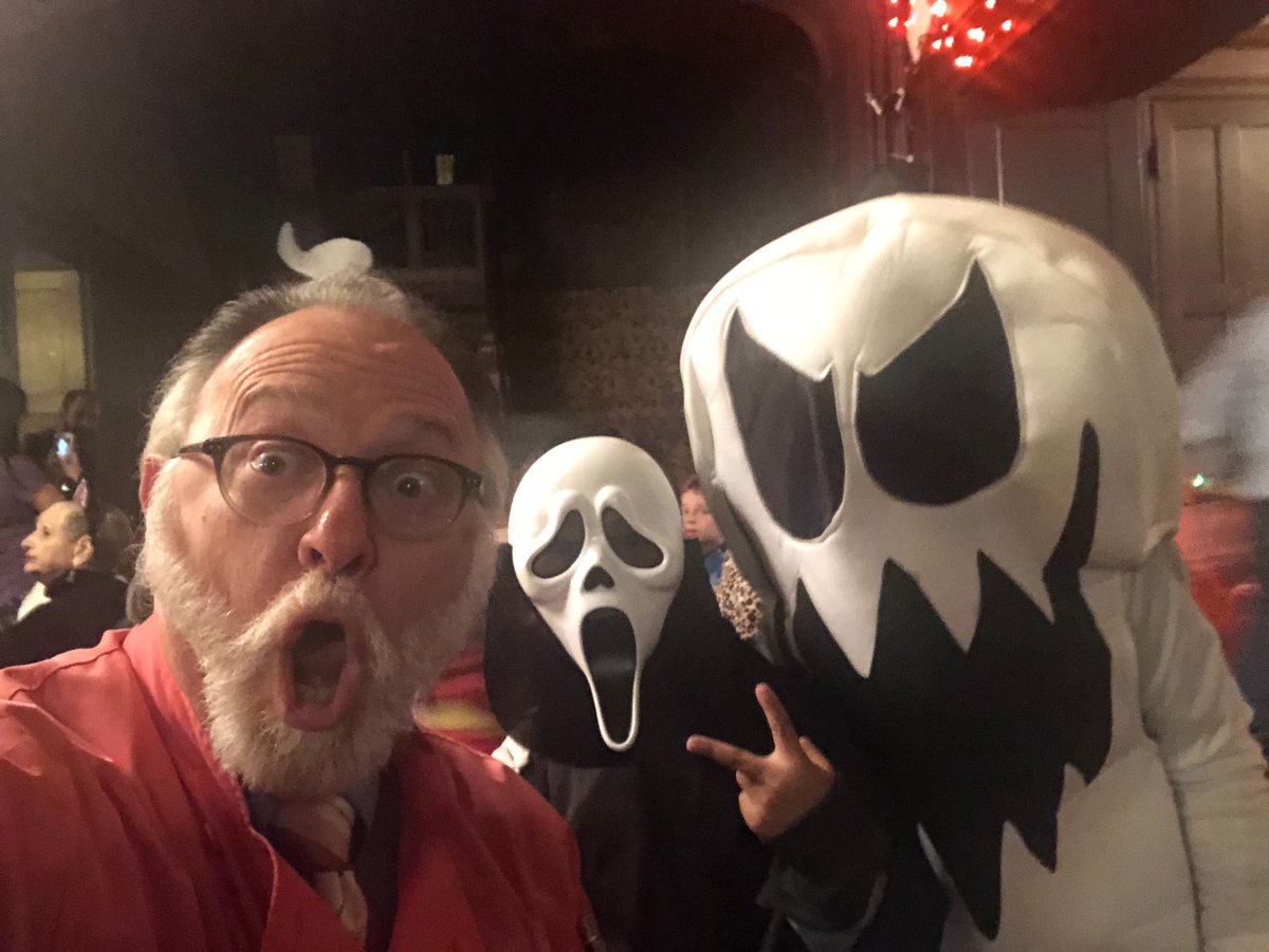 ForeverSweetCT's tweet photo. 6th  Annual  Witches Ball at the Waveny Mansion in New Canaan Tonight! https://t.co/NHGIQwfnoK