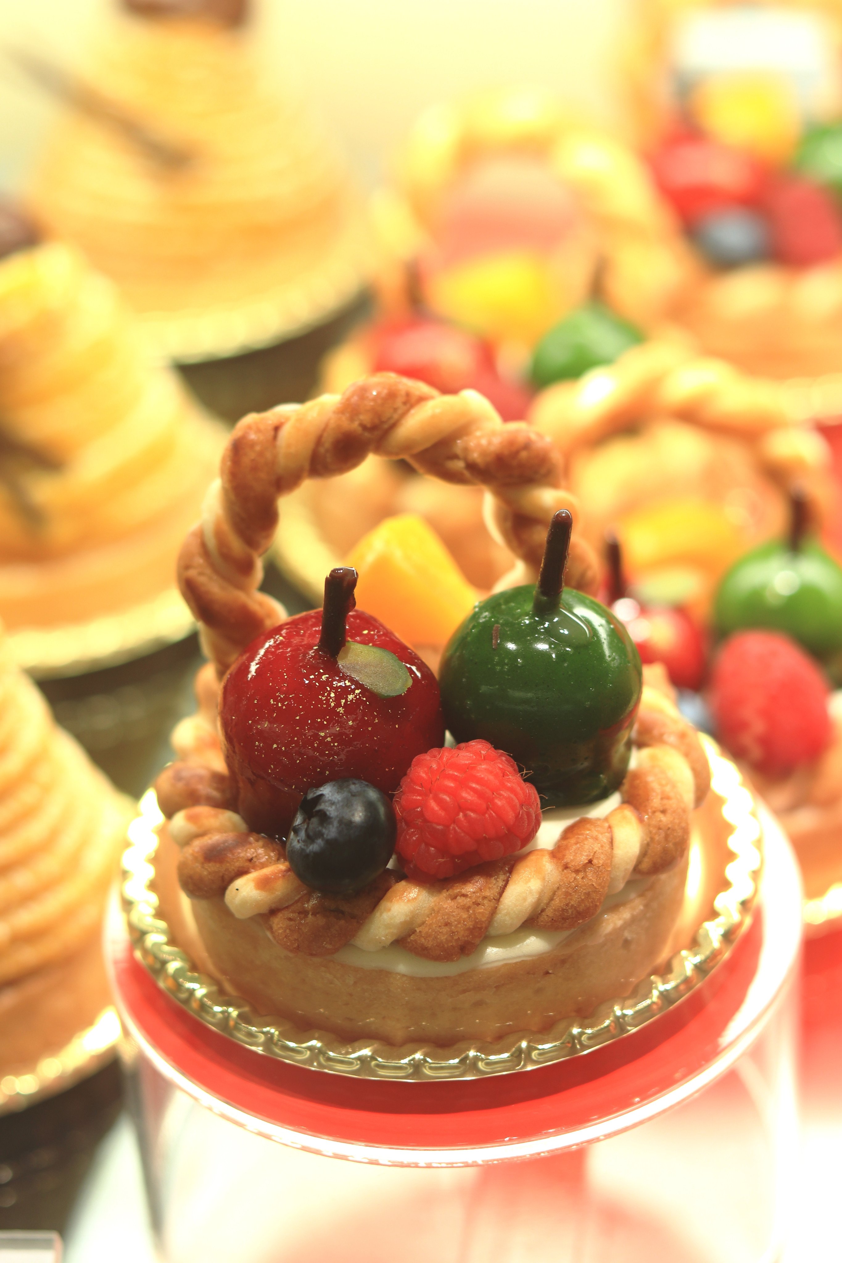伊勢丹グルメ Isetan フルーツバスケットがモチーフのケーキ キュートですね 伊勢丹新宿店 マイスターユーハイム T Co Syvouof6zr Twitter