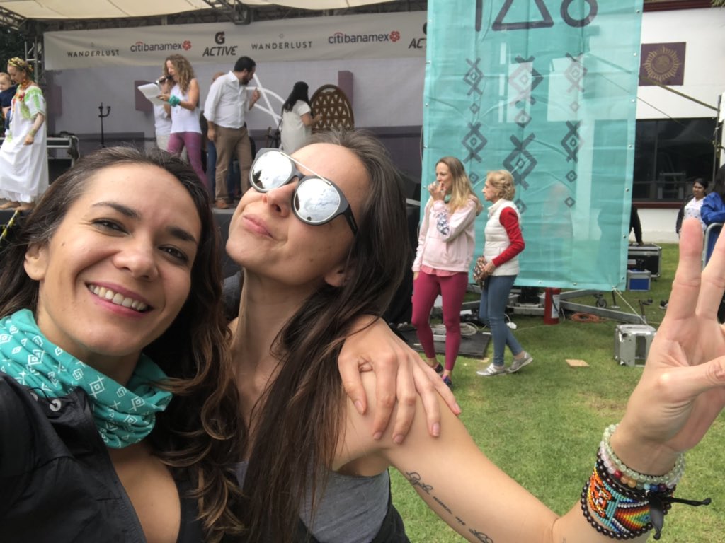 DuniaLudlow's tweet image. Seres de luz que te acompañan para mantenerte en la tierra y en pie... 🙏🏼❤️✨ Gracias amiga @marsechelis por esta mañana tan linda... #JuntasEsMejor #wonderlust #wonderlust108