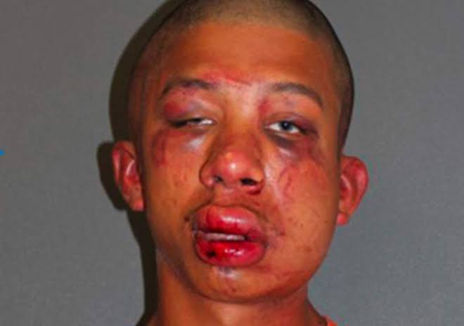 InasBase's tweet image. #FulvsKSU

Soldier: what is your name and      school?

Adamu:Oga, my name na hassan, FUL.

You know the story!!!