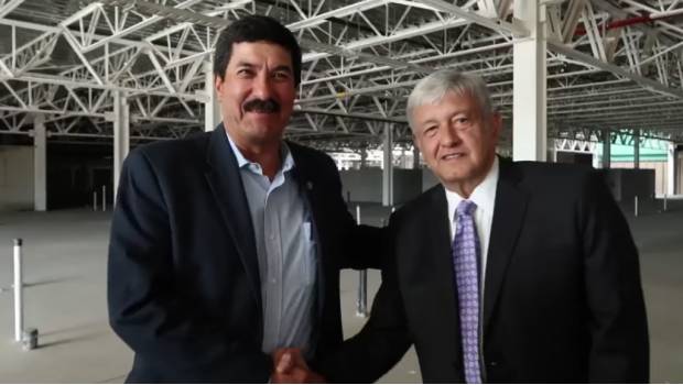 ElInformanteMX's tweet image. #AMLO se compromete con Javier Corral a extraditar a César Duarte
facebook.com/ElInformanteMe…