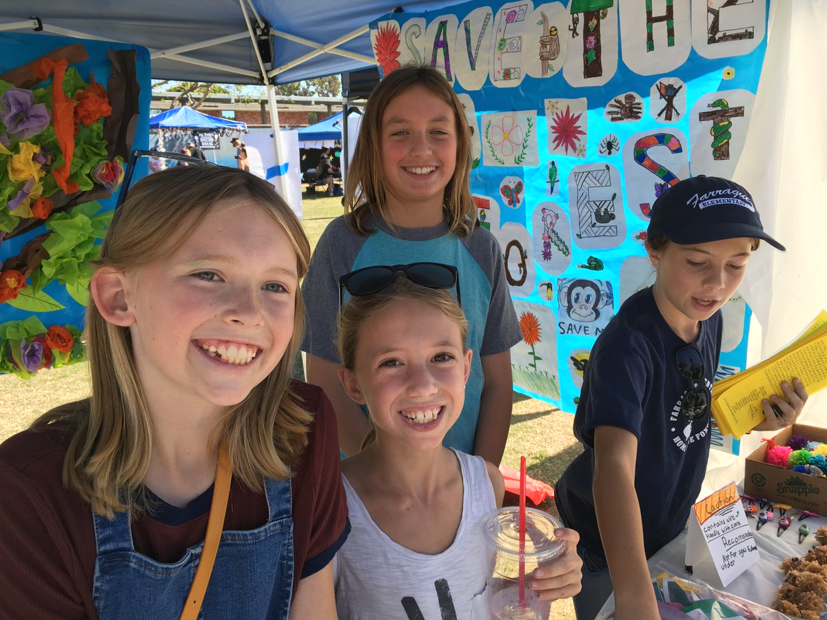Robertsrm20's tweet photo. Super proud of @farragutfox 5th graders, raising funds for @RainforestTrust, at the Farragut Fall Festival today! ~An amazing bunch of ambassadors! https://t.co/BGk69yU5jl