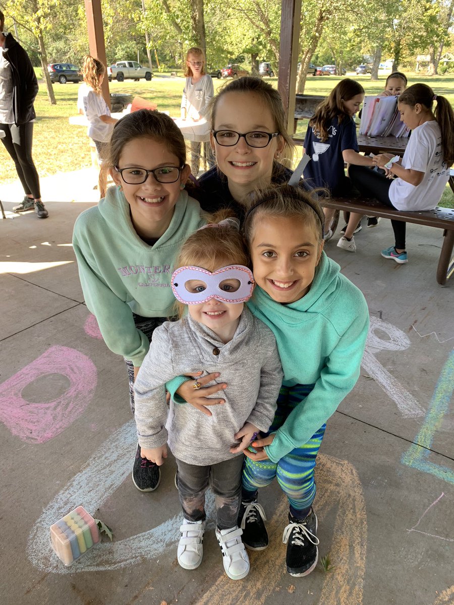 WoertherElem's tweet photo. It was a beautiful day to support one of our wonderful students. #walkforwillow I loved seeing my students help for their community project. Brylee loved my students too!! @WoertherPrin #woerther5thgrade #woertherwings https://t.co/RpMpFquxwb