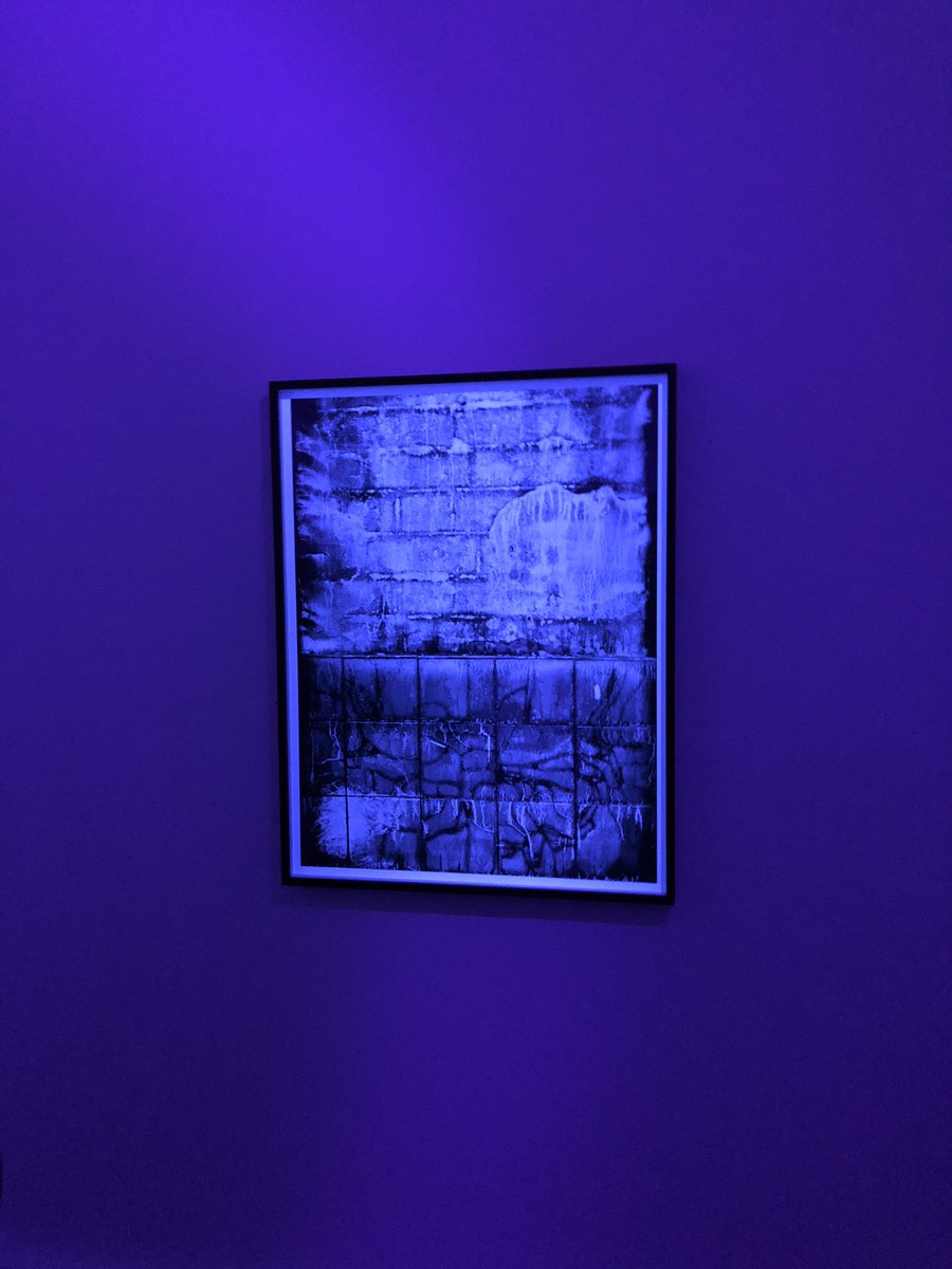 Was so cool to be at the launch of ‘A Kind of Solid Liquid’ by <a href="/joeddennis/">jo dennis</a> last night at the <a href="/Sid_Motion/">Sid Motion Gallery</a> gallery! 🤩 what an amazing body of work and so beautiful under UV light!