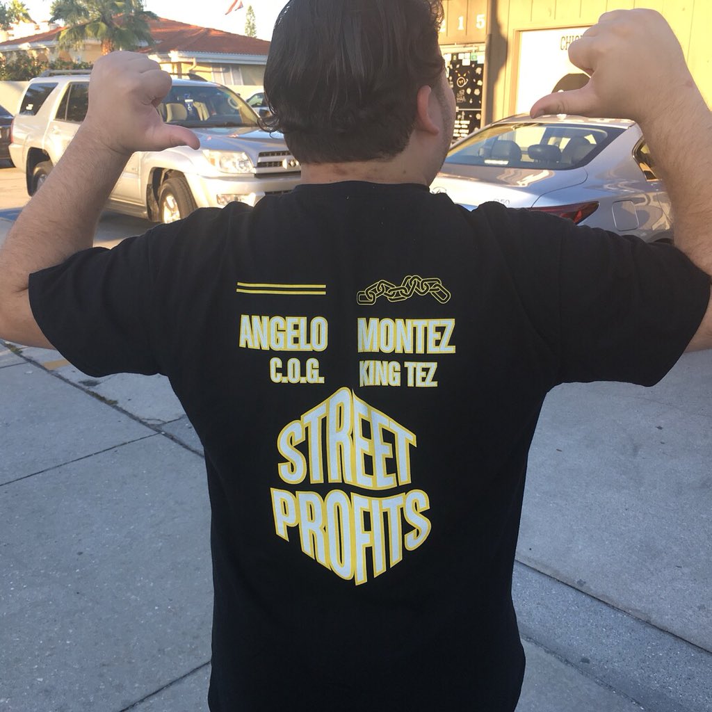 ddagassi's tweet image. Eating good at Darrell’s restaurant before #nxtvenice representing the #streetprofits tonight with our custom #SP shirts #nxt #wwenxt @MontezFordWWE @AngeloDawkins