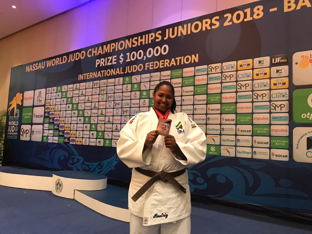JudoCBJ's tweet photo. Beatriz Souza (+78kg) é vice-campeã mundial júnior e Brasil fecha competição com quatro pódios no individual 🥈🥈🥉🥉: https://t.co/pwCNW7akmf

Amanhã voltaremos para o Mundial Por Equipes Mistas! #PreparandoParaVencer #BaseForteCBJ https://t.co/lenAPLCwbC