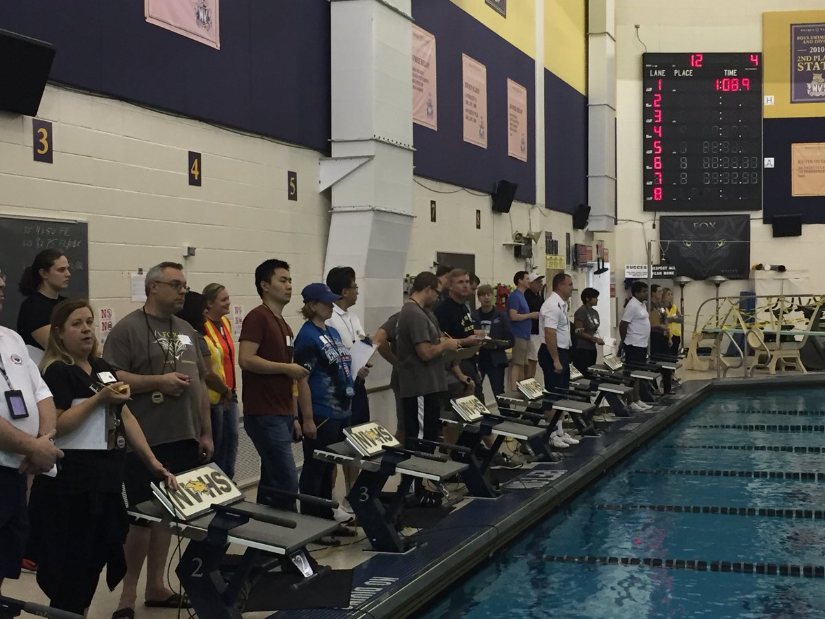FoxSwim's tweet photo. Day 1 of #FirstSplash is complete. Thanks to all the wonderful volunteers! 👏🏻 https://t.co/o3GMge9xK2