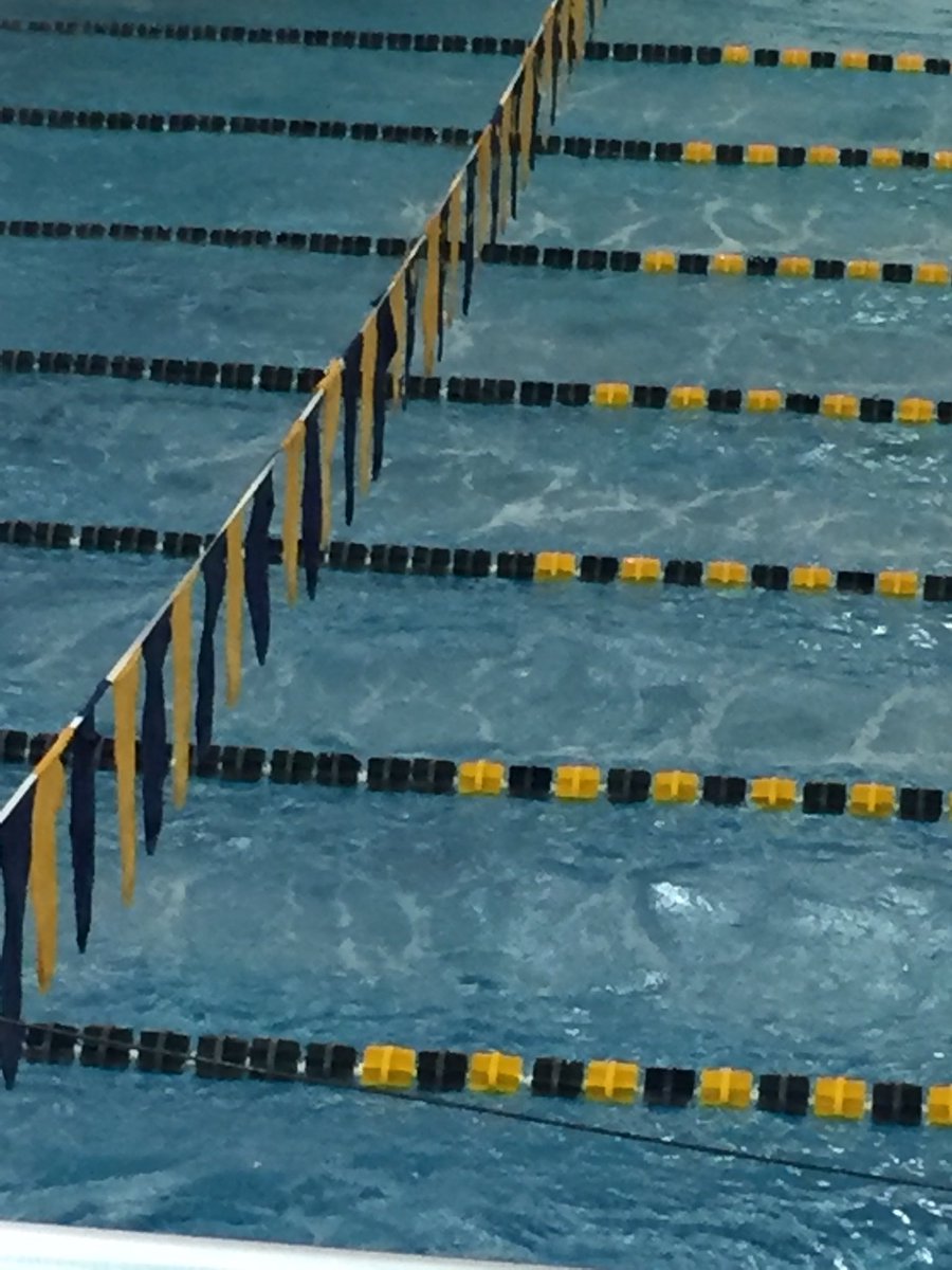 FoxSwim's tweet photo. Day 1 of #FirstSplash is complete. Thanks to all the wonderful volunteers! 👏🏻 https://t.co/o3GMge9xK2