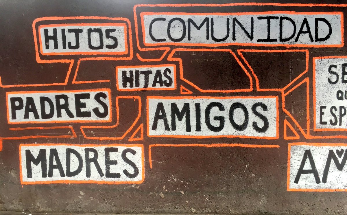 ResilienciaCDMX's tweet photo. La segunda parada de la #RutaResiliente termina con un mural construido a partir de los conceptos propuestos por la comunidad de la colonia Tránsito.
🇲🇽🤝↗️ #ResilienciaEnlaCiudad https://t.co/Xhp1YbEQ72