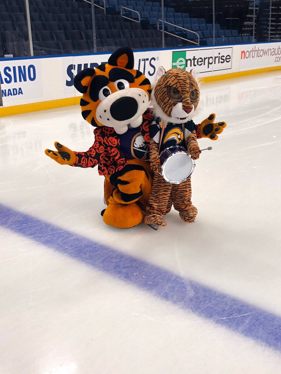 x - Sabretooth tweet media