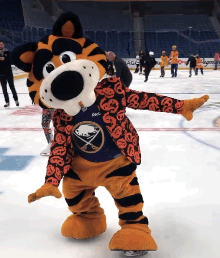 x - Sabretooth tweet media