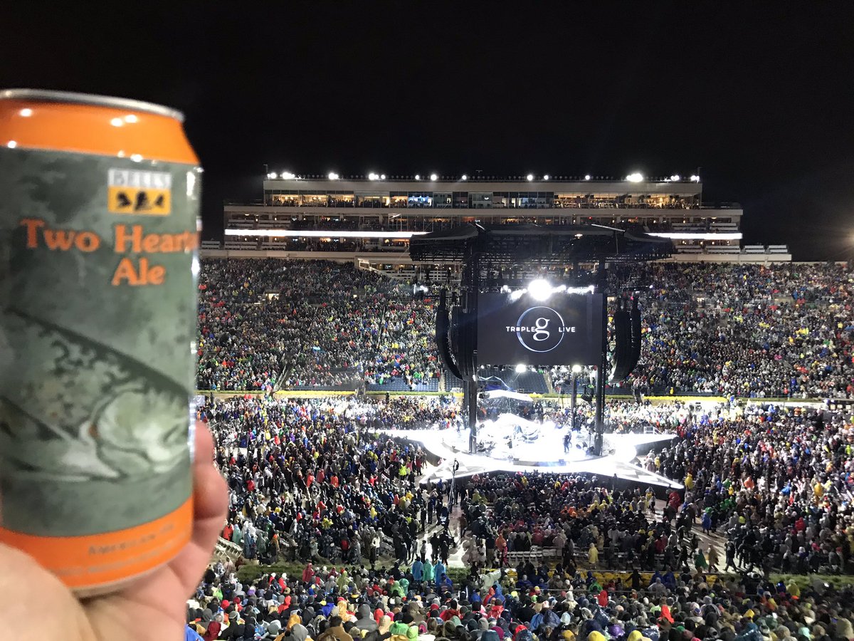 john_lowden's tweet photo. @BellsBrewery #GarthatNotreDame https://t.co/Vy17ZTdgOk