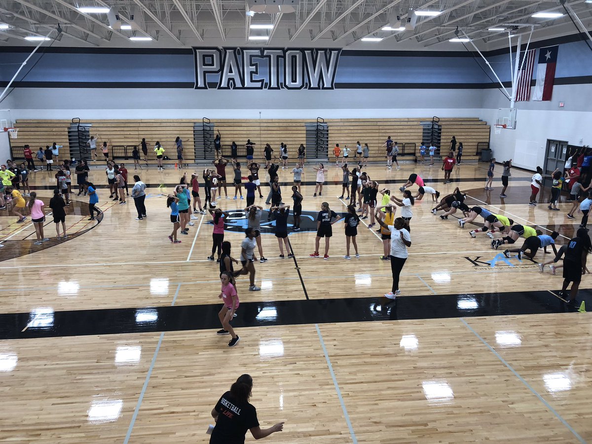 GbbPaetow's tweet photo. Hoop with Swoopes Camp a success!!! https://t.co/xaStehBefv