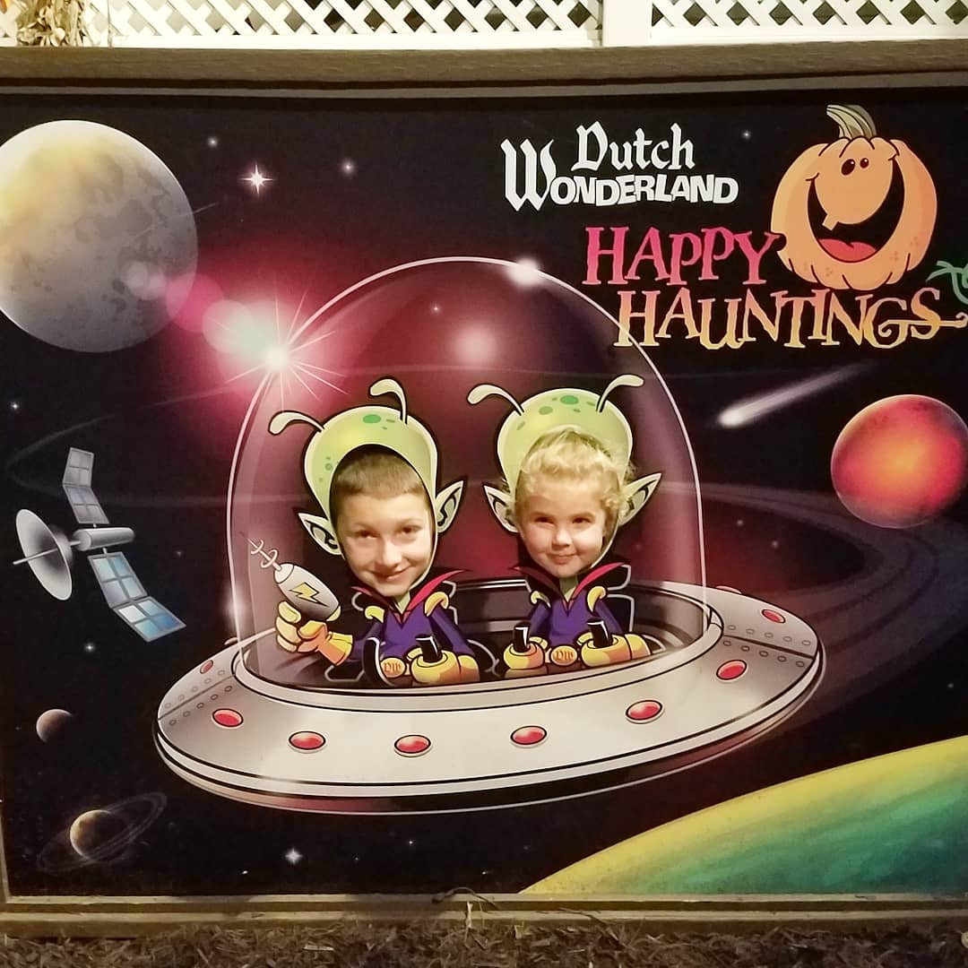 meredithspidel's tweet photo. What a super cool #HappyHauntings in the #KingdomforKids! @FUNatDW is such a great place for #fallfamilytime!
#ad #DutchWonderland #Halloweenfun #Halloween #cousinsday #fallweekend https://t.co/7c1JDgrG12