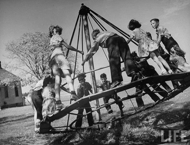 BubNames's tweet image. Kids on an "ocean wave", Illinois, 1946 .. #history #viralnetics #Illinois #kids