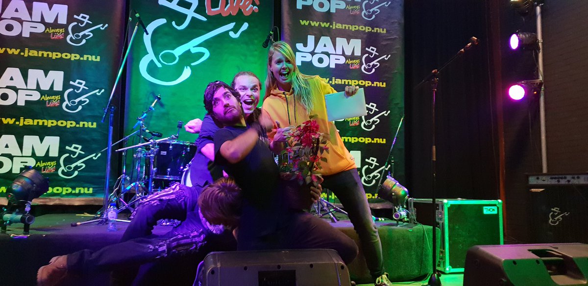 UncreatedKoen's tweet photo. Mocht @CallTheRiot een keer bij iemand in de buurt spelen. Ga erheen en je hebt sowieso een feestje! https://t.co/cUznFXq3P4