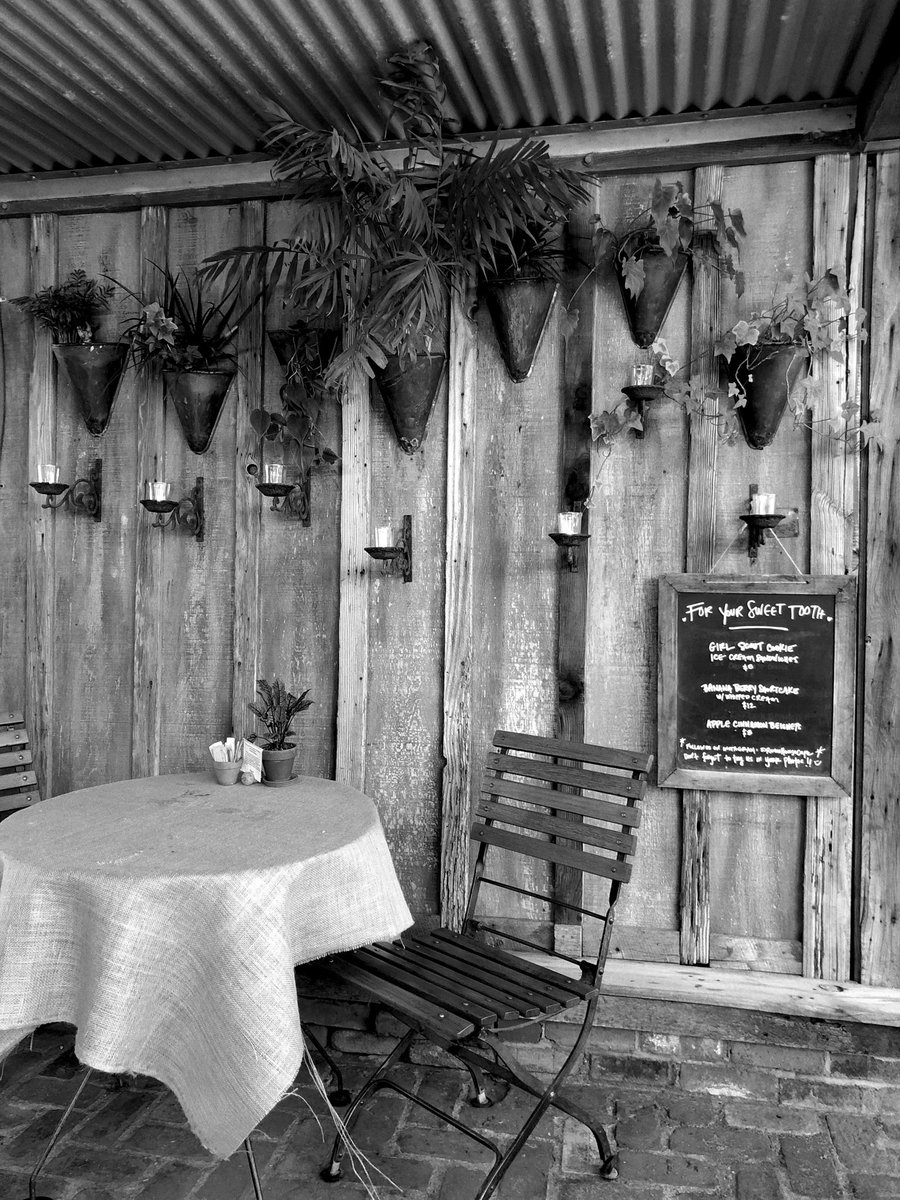 EmulsifyCamera's tweet image. Table at ⁦@RamosHouseCafe⁩, San Juan Capistrano, CA