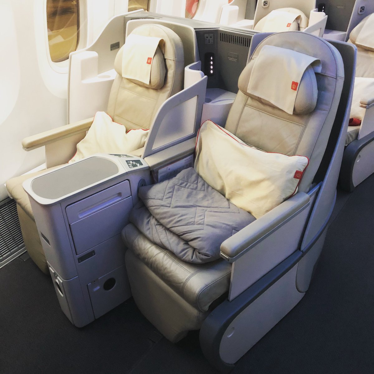 royal jordanian crown class