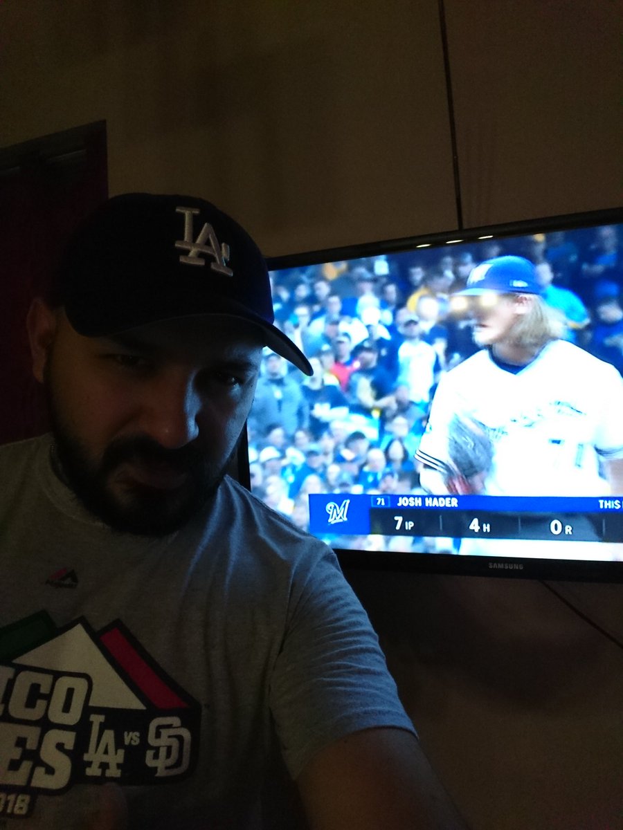 Bichi999's tweet photo. #NLCS #conectatedehit desde Monterrey NL apoyando a mis #Dodgers https://t.co/M8Bhcs2nkf