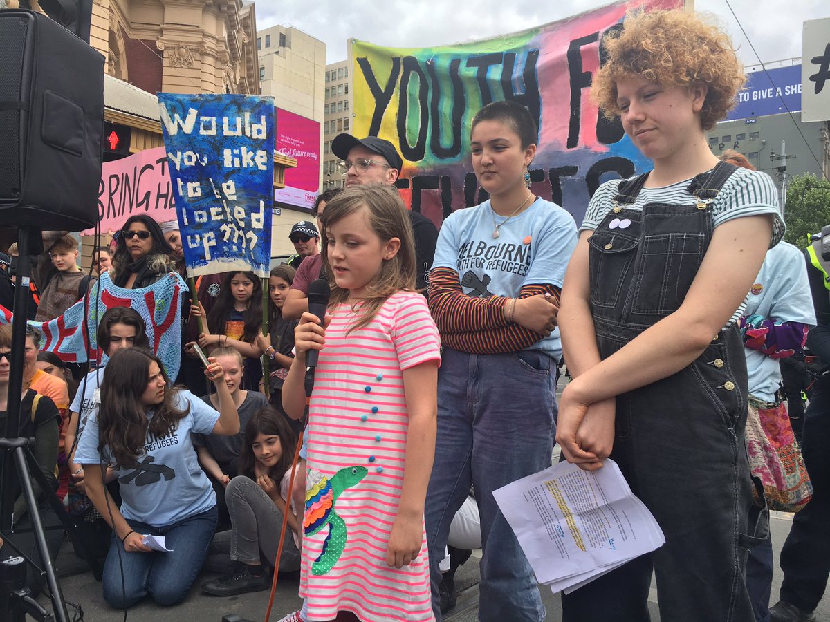 ArtistsCommit's tweet photo. Some of the amazing kids, props and placards at today’s #ChildrensMarch for Refugees. #KidsOffAllOff #EvacuateNow https://t.co/uwkXmmEe11