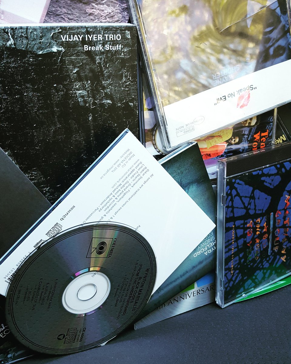 benjedaneman's tweet photo. CD's are cool. I miss CD's. They remind me of the time I used to listen to music a lot and really enjoy it. I am going back to listening to CD's again. They make me happy. (No. I never got into vinyl... so don't ask)
#CDs https://t.co/3stnPbdBrG