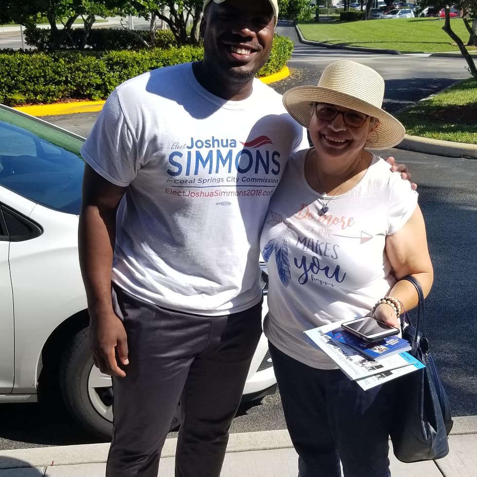 SimmonsinCS's tweet image. Awesome day out knocking on doors, meeting Coral Springs families, and discussing how we can work together to move this community a new way forward together! Special thanks to @MoveOn members for joining us! Remember Joshua Simmons for City Commission Seat 4