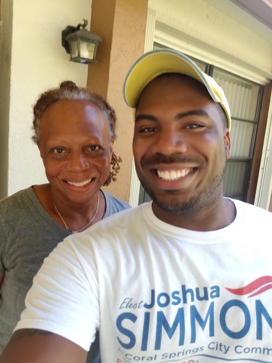 SimmonsinCS's tweet image. Awesome day out knocking on doors, meeting Coral Springs families, and discussing how we can work together to move this community a new way forward together! Special thanks to @MoveOn members for joining us! Remember Joshua Simmons for City Commission Seat 4