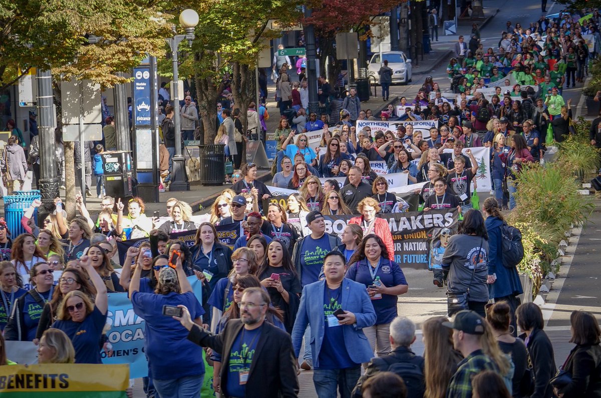 PhotogGriff's tweet image. 2000+ women from around the US and even Ireland marched downtown #Seattle Rally #tradeswomen #WBN2018 #WomenBuildNations @NEWStrongWomen More tonight @KIRO7Seattle
