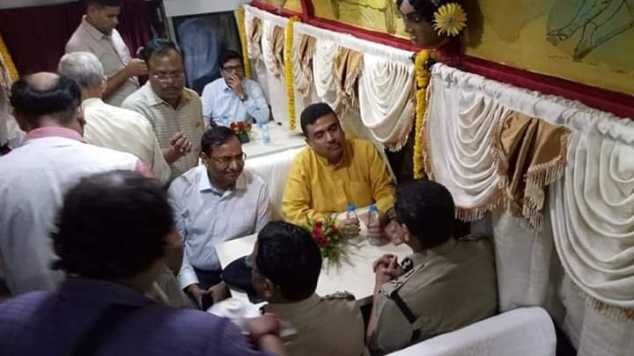 PurbaCongress's tweet photo. এবার পুজোয় নতুন এক অভিজ্ঞতা হতে চলেছে কলকাতাবাসীর , নতুন শীততাপ নিয়ন্ত্রিত ট্রামে বসে বাহারী রক��ারি রান্নার স্বাদ নেওয়ার সুবিধা রাজ্যবাসীর কাছে পৌঁছে দিলো রাজ্য পরিবহন দপ্তর , এই ট্রামটির শুভ উদ্বোধন করলেন মাননীয় পরিবহন ও পরিবেশ মন্ত্রী শুভেন্দু অধিকারী মহাশয় ... https://t.co/fTQDLmdp7Y