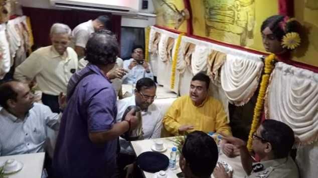 PurbaCongress's tweet photo. এবার পুজোয় নতুন এক অভিজ্ঞতা হতে চলেছে কলকাতাবাসীর , নতুন শীততাপ নিয়ন্ত্রিত ট্রামে বসে বাহারী রক��ারি রান্নার স্বাদ নেওয়ার সুবিধা রাজ্যবাসীর কাছে পৌঁছে দিলো রাজ্য পরিবহন দপ্তর , এই ট্রামটির শুভ উদ্বোধন করলেন মাননীয় পরিবহন ও পরিবেশ মন্ত্রী শুভেন্দু অধিকারী মহাশয় ... https://t.co/fTQDLmdp7Y